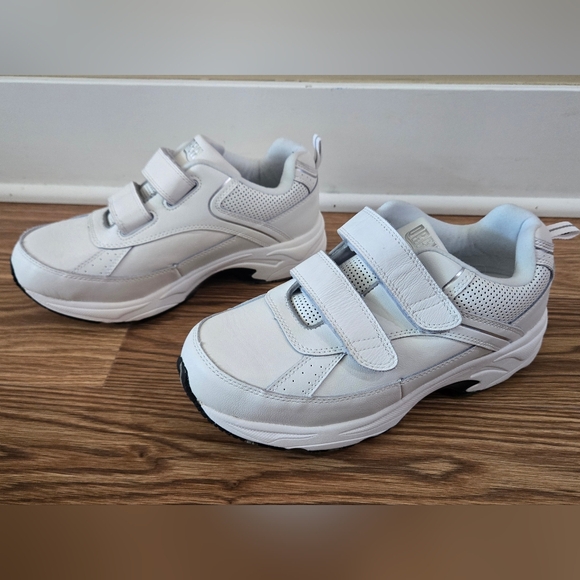 Women's DREW Paige Leather Strap Closure Orthopedic Sneakers - Picture 2 of 8